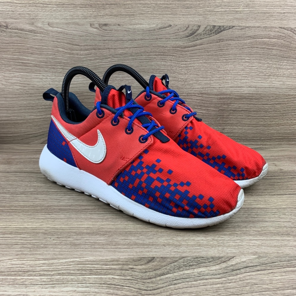 Nike Roche One Print Light Sneaker - Picture 3 of 8